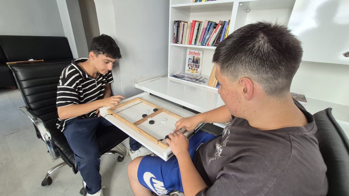 Metehankose__58's tweet photo. Şişli ülkü ocakları olarak Ortaöğretim Yaz Gelişim Programı kapsamında Ortaöğretim Birimimiz tarafından masa oyunları etkinliği gerçekleştirildi. https://t.co/hp5Fh2sEGA