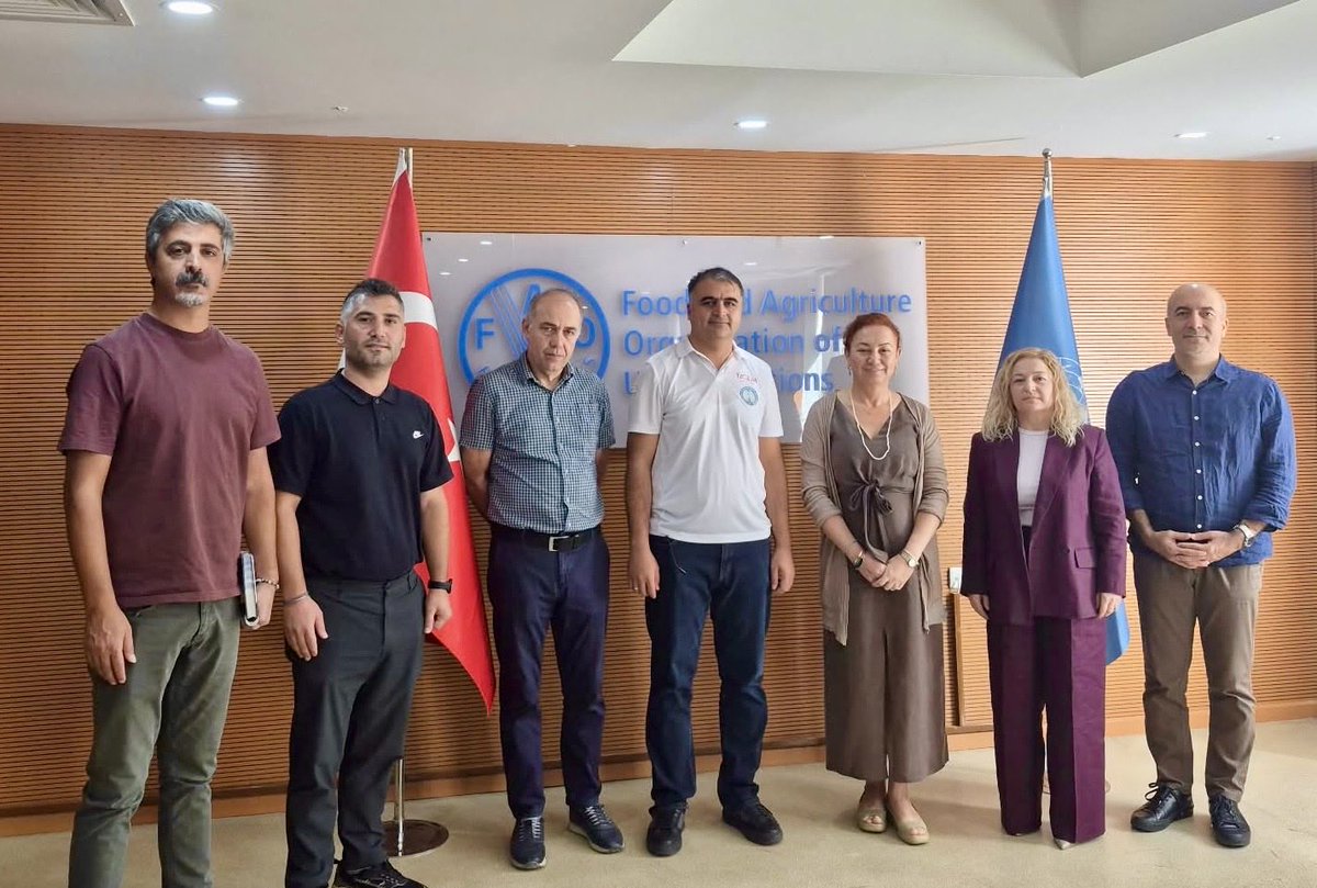 toprakgubresu_'s tweet photo. FAO Türkiye Ofisi’ni ziyaret ederek Sayın Ayşegül Selışık ve ekibiyle verimli bir görüşme gerçekleştirdik.
GLOSOLAN kapsamında laboratuvar kapasitesi, analiz standardizasyonu ve yeni iş birliği fırsatlarını değerlendirdik.
#FAO #GLOSOLAN #TAGEM #TGSKMAE https://t.co/wGNP8cfM5c