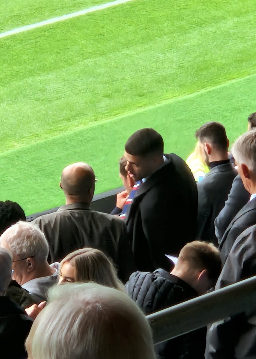 cpbrfc's tweet photo. Get this prick out of our club!
#GestedeOut
#Rovers https://t.co/hCitpLByMy