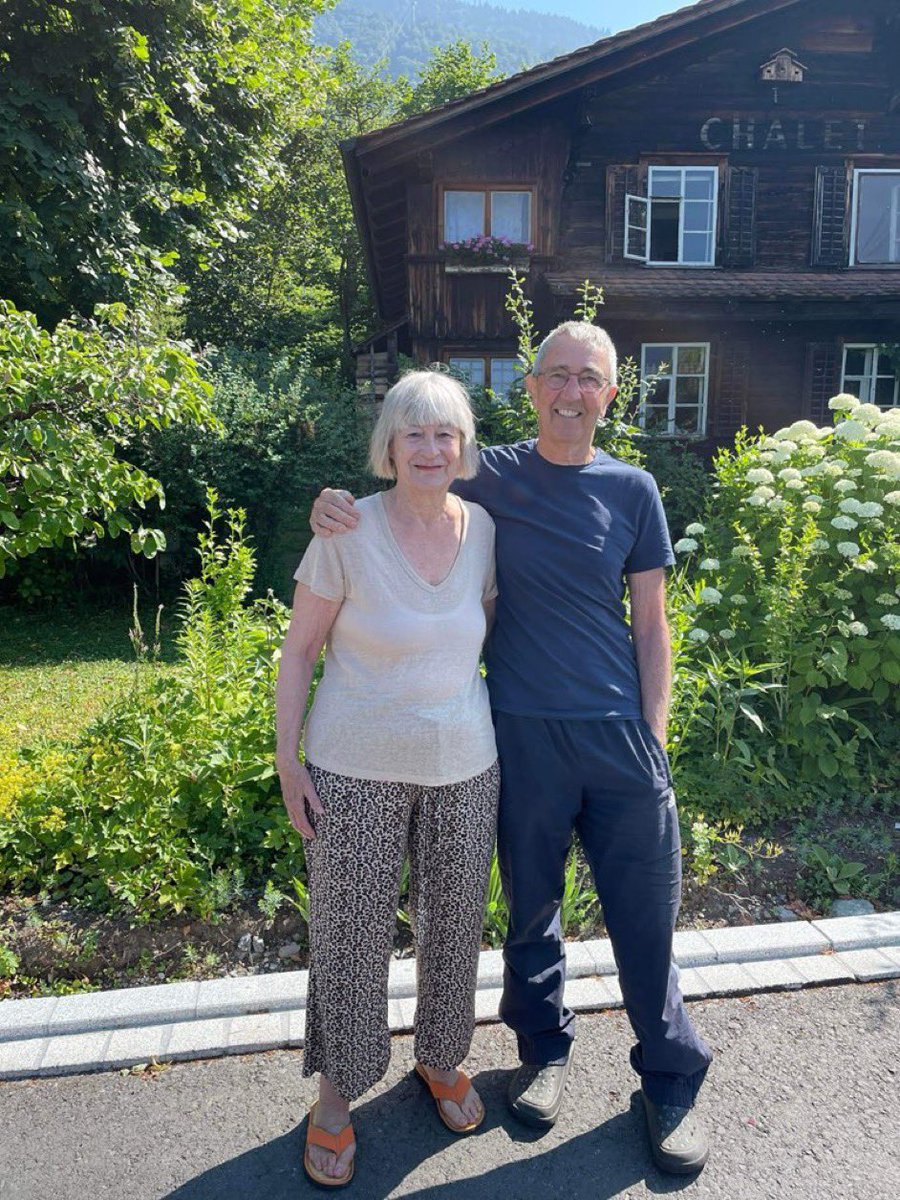 dalehauskins's tweet photo. @sofiehofmann Close by this Californian, homesick  #ChaletAntique, (the oldest built #Weggis house that survived a catastrophic flood landslide in 1795. Celebrating 500 years), as Los Angeles #guitarist in renowned Swiss Luzern @stadtluzern #progressiverock #FlameDream https://t.co/oDwKMlYVBu https://t.co/spx1YEjdiH