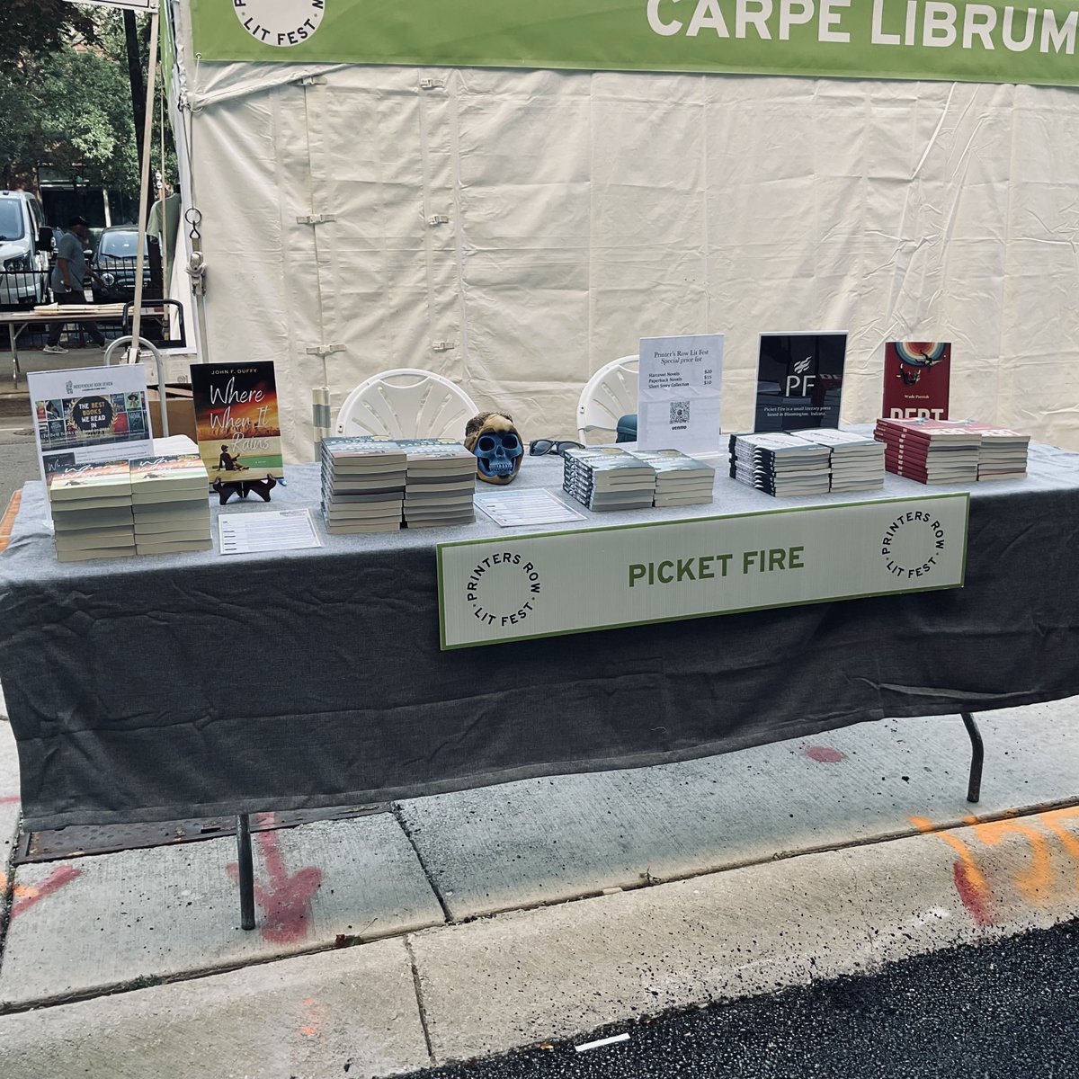 SmashedEars's tweet photo. Slinging books face to face all weekend at the @PrintersRowFest. https://t.co/qA0rhV7ca5