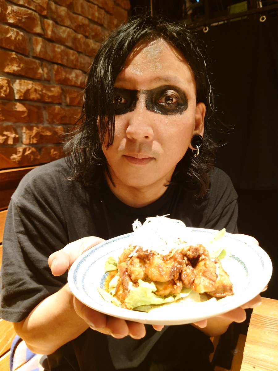 tattymoco's tweet photo. 噂の油淋鶏いただきます！
美味！ https://t.co/YbaPAIrjgQ