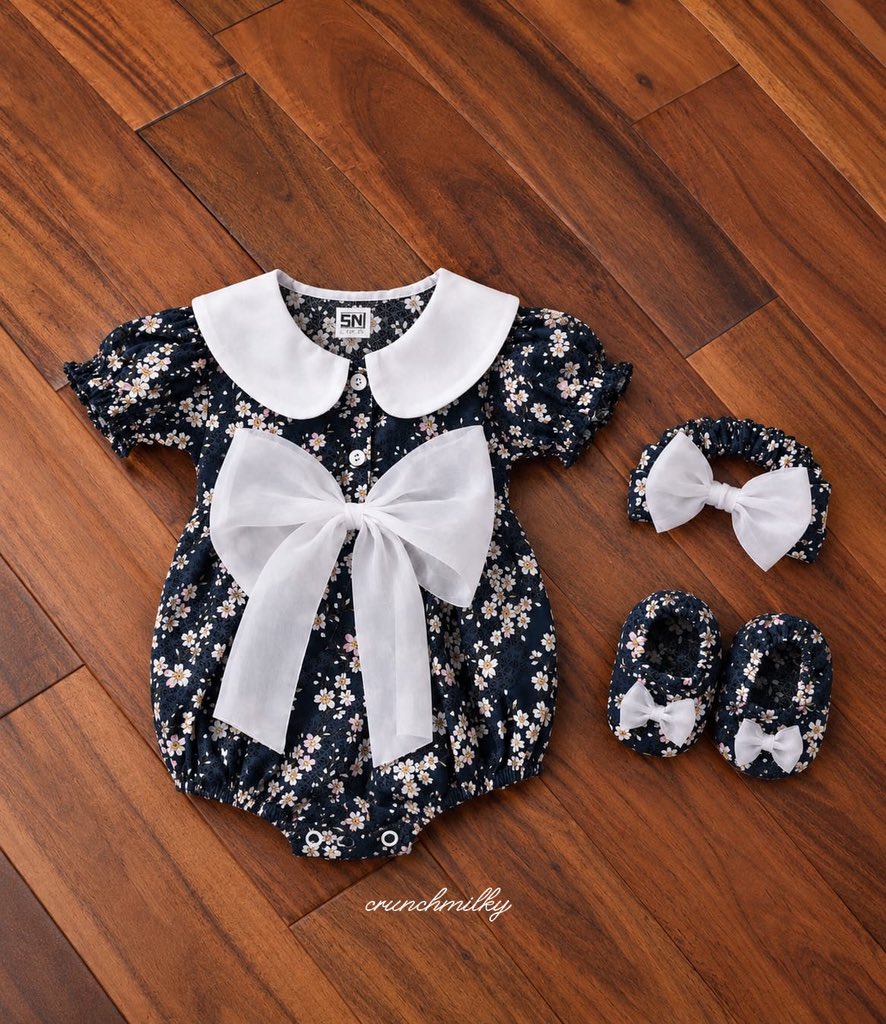 crunchmilky's tweet photo. baby girl + outfit gemes = kombinasi yang bikin dompet menjerit 😭🎀￼ https://t.co/QTgFUrltNU