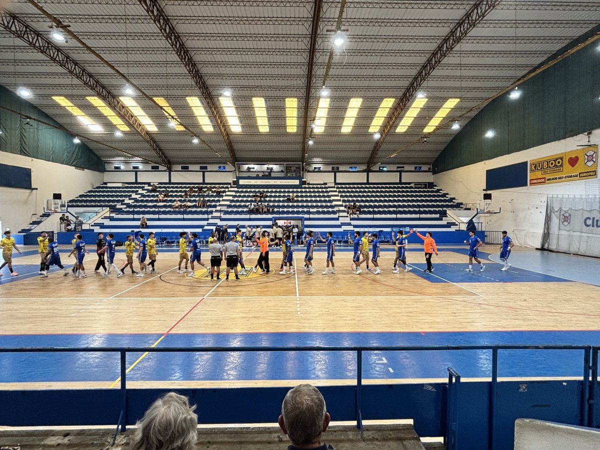 luisfcpalma's tweet photo. #Andebol 
@CFosBelenenses vs. Povoa AC

Saudades desta vida! 💙

Vamos, equipa! 💪🏻 https://t.co/fxEWCTpNu0