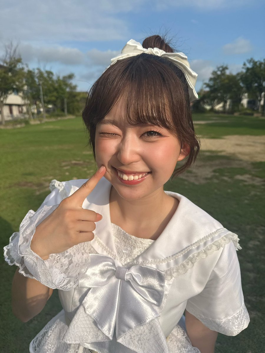 2n7n5k6's tweet photo. 本日は「LIVE SHOUT !!!vol.4特別編〜2DAYS !2STAGE !〜」ありがとうございました☀️初野外楽しめました😊
明日は「はずストーンカップ2026」さんです!寺部野球場さんでお待ちしております🏖️
#LIVESHOUT #アイドル #お団子ヘア https://t.co/flp2k5mwpq