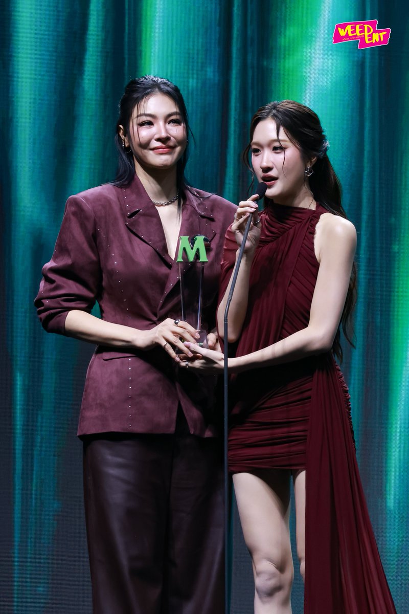 WEED_ENT's tweet photo. ขอแสดงความยินดีกับ " ฝ้าย - อะตอม " ได้รับรางวัล Breaktrough cast of the years ในงาน "MCHOICE &amp; MINT AWARDS 2026" ✨

FAYEATOM X MCHOICE26
#MintAwards2026xFayeAtom
#FayeAtom #FayePeraya #AtomPariya
#MchoiceMintAwards2026
#MchoiceMintatICONSIAM
#MintAwards2026 https://t.co/9BYWulQvsF