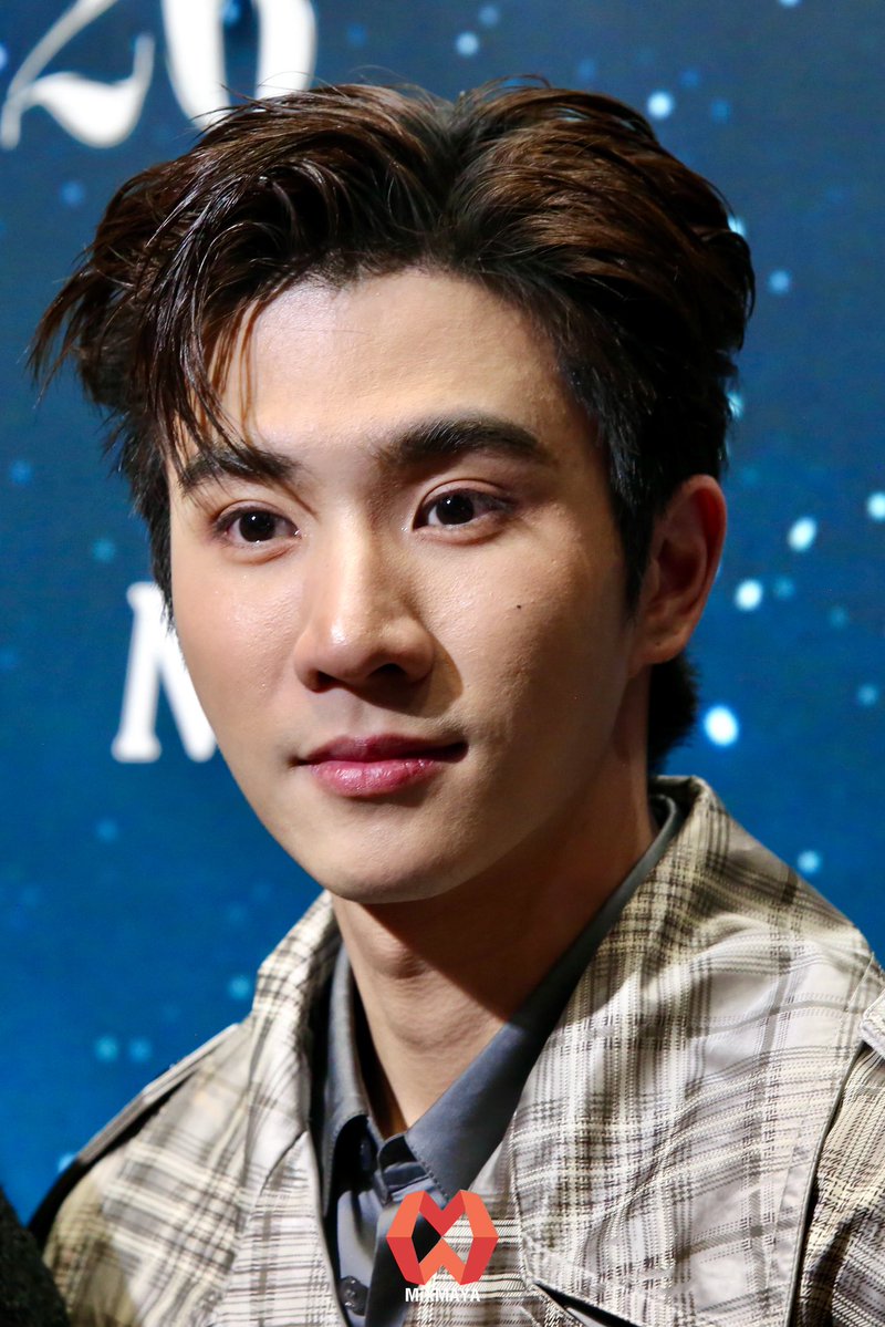 webmixmaya's tweet photo. “เพิร์ธ-ธนพนธ์” ระหว่างสัมภาษณ์กับสื่อมวลชนในงาน ‘Mchoice &amp; Mint Awards 2026’

#MchoiceMintAwards2026
#MchoiceMintatICONSIAM
#MchoiceTH #MintAwards2026 
#MintMagTH #PerthSanta #เพิร์ธแซนต้า
#PerthTanapon https://t.co/MNrERfb3wA