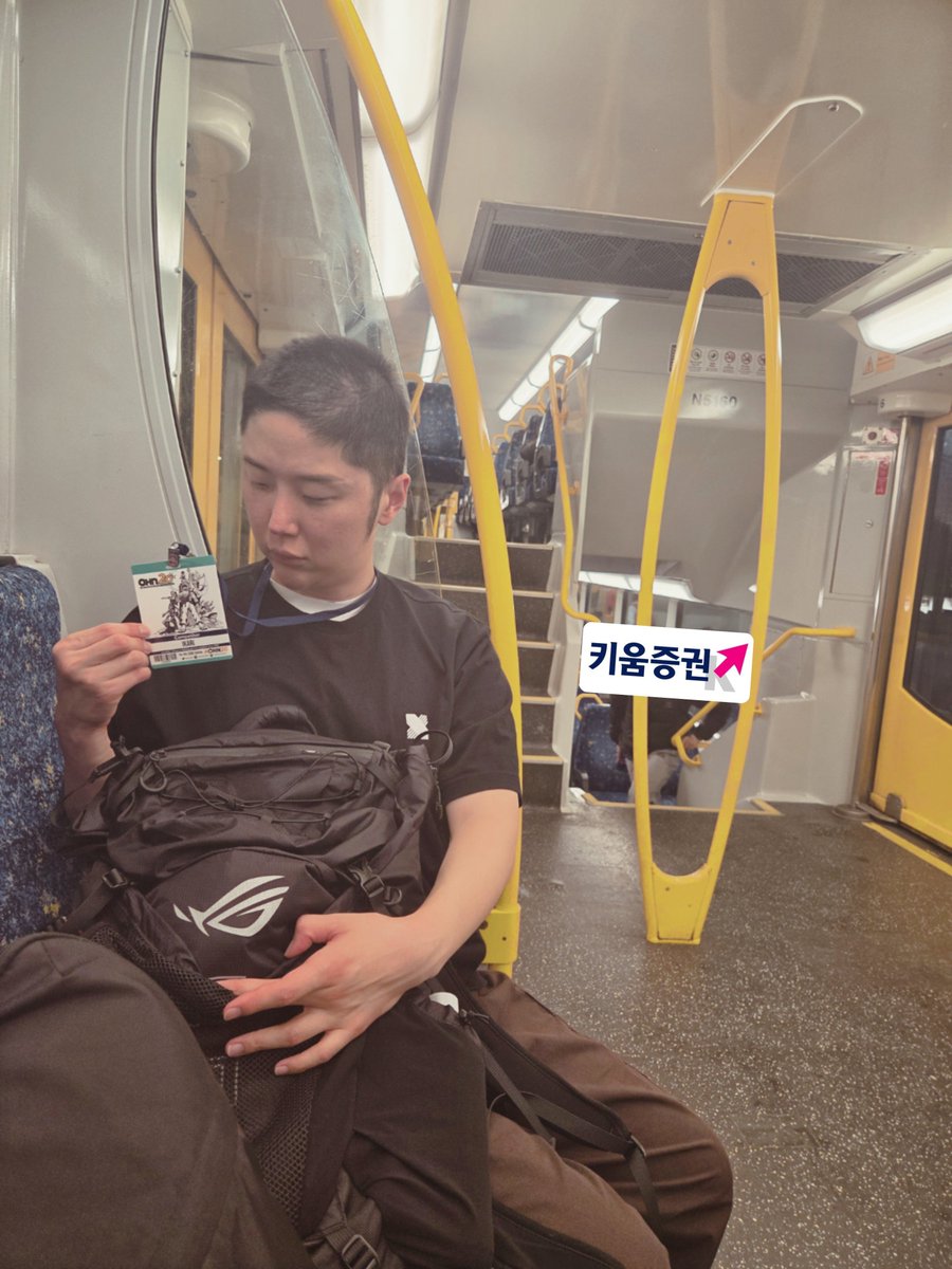 TK_iKARi's tweet photo. It was my first time tournament in Australia, so I was really nervous, but after a lot of ups and downs, 
I made it to Top 8! 🇦🇺

I was really struggling at one point, but thanks to @TK_infested coaching, I managed to pull through

I want to go even further, so please keep cheering me on!

And as always, a huge thank you to #KIWOOM, @ASUS_ROG @ist_mall for their continued support🙏
#KRXWIN