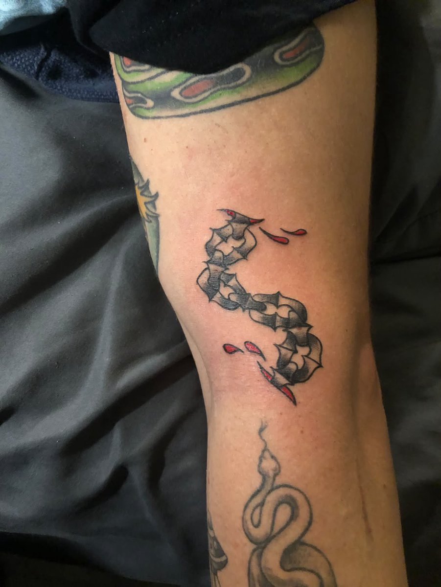 Mudfalls_'s tweet photo. Ran 3 tattoos including my elbow ditch to keep my mind busy 😂 https://t.co/A9h9dMeFBL