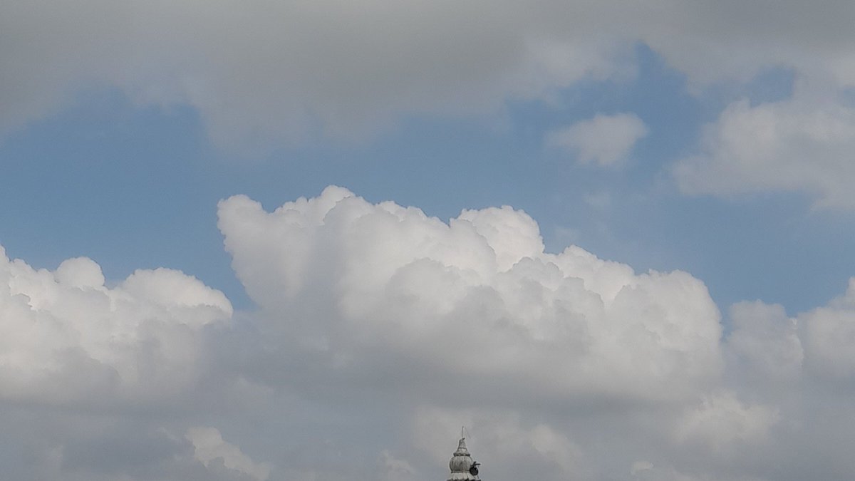 PoojaCh76101882's tweet photo. Cloudy sky ☁️ 

#photography 
#nature https://t.co/csxF5tvoDr