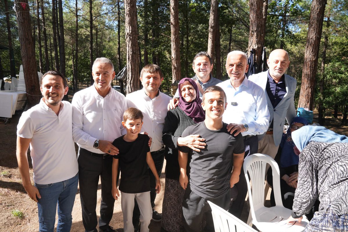 AkUmraniye's tweet photo. İlçe Başkanımız @cetinkaya_salim Belediye Başkanımız @ismetyildirimtr, İlçe Başkan Yardımcılarımız Ayhan Koçyiğit, Emre Azak ve İlçe Yönetim Kurulu Üyemiz Mehmet Kocabıyık ile birlikte📍Sinop ili Erfelek İlçesi Himmetoğlu Köyü Derneği'nin düzenlediği 4. geleneksel piknik programında hemşehrilerimizle bir araya geldiler.

Nazik davetleri için teşekkür ediyor, birlik ve beraberliğimizin daim olmasını temenni ediyoruz.