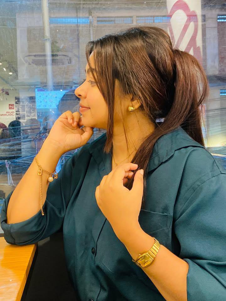 Tabassumqb's tweet photo. Always Listen to your heart ❤️ 🦚🍾 https://t.co/YmjwZhDSB9