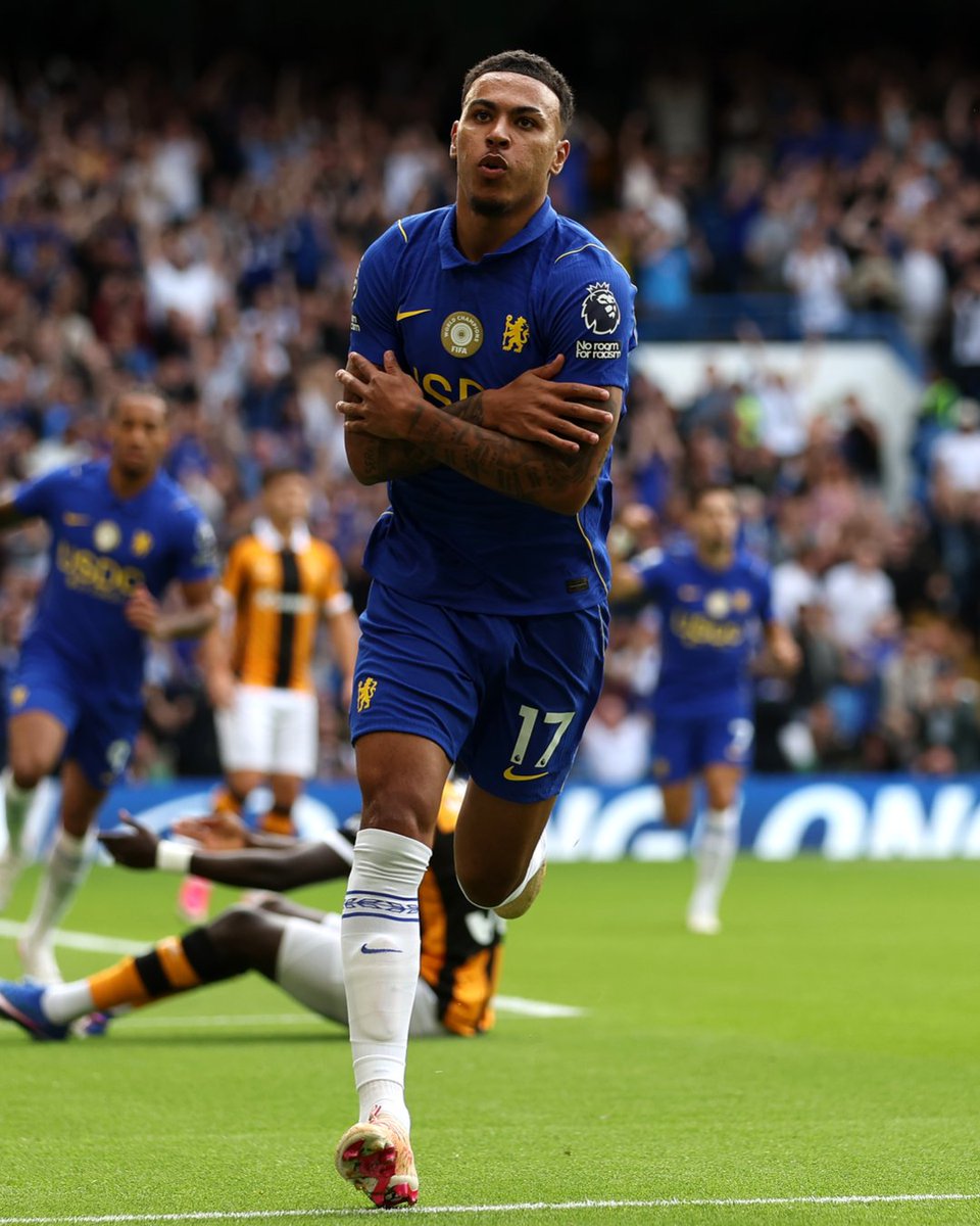 premierleague's tweet photo. Another fast start from @ChelseaFC ⚡️

Morgan Rogers finds the net inside seven minutes for his third league goal of the campaign 🥶 https://t.co/pYdlDzkozK
