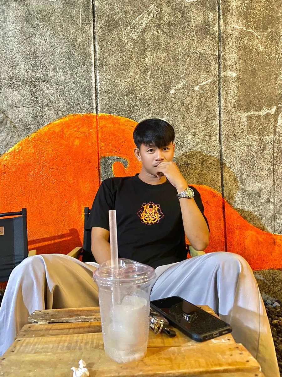 mattbotomesa's tweet photo. Ubos na iced coffeee, bu🐀 mo naman sipsipin ko #tabacoalter #alterpinoy #alternewbie #legazpialter https://t.co/OkejTQF6sY