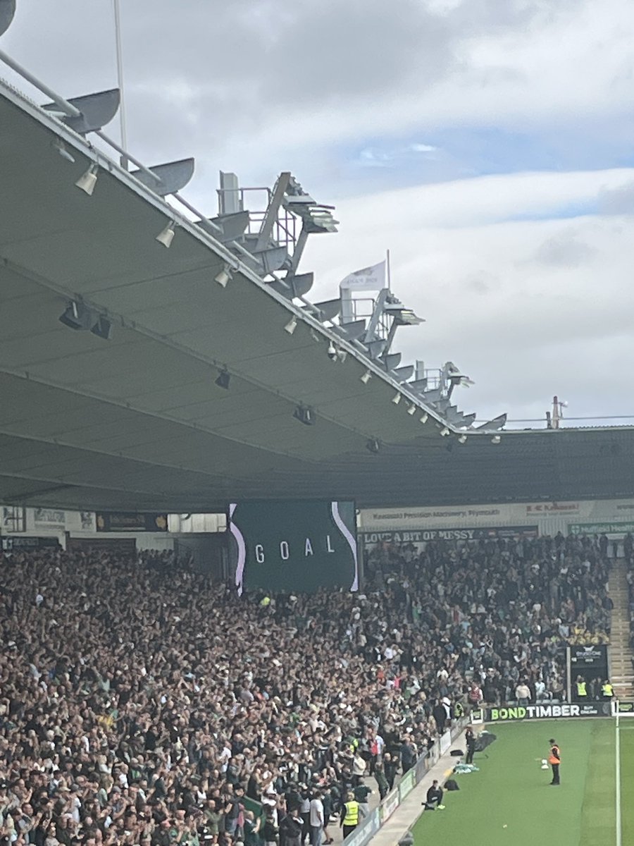 David_Pyne's tweet photo. Made it just in time for kick off and first goal, no thanks to public transport 😂. Come on you greens #pafc @only1argyle https://t.co/JCFqIQ5zg6
