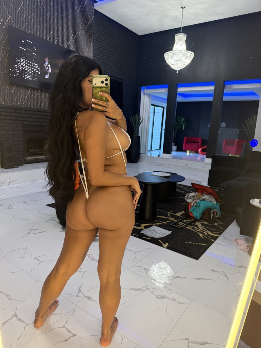 Jazzysavedraa's tweet photo. Bet you can’t handle this https://t.co/xqKMe5e6v5
