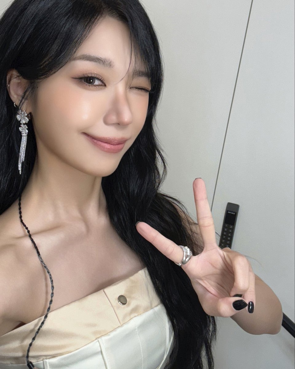 JeongEunJi_X's tweet photo. [#정은지]

[SUMMER, I] 1일차!❤️‍🔥
너무 즐거웠습니다!
우리 내일도 재미있게 놀아봐요!😆

#은지 #JEONGEUNJI
#JEONGEUNJI_SOLO_CONCERT
#SUMMER_I https://t.co/pFnYqChcLM