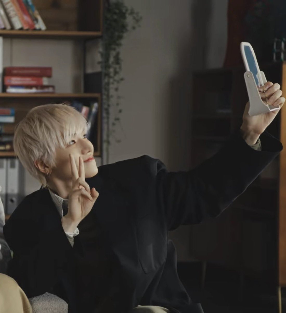 leedewdrop's tweet photo. 브-이✌️ https://t.co/J1xujdOyrx