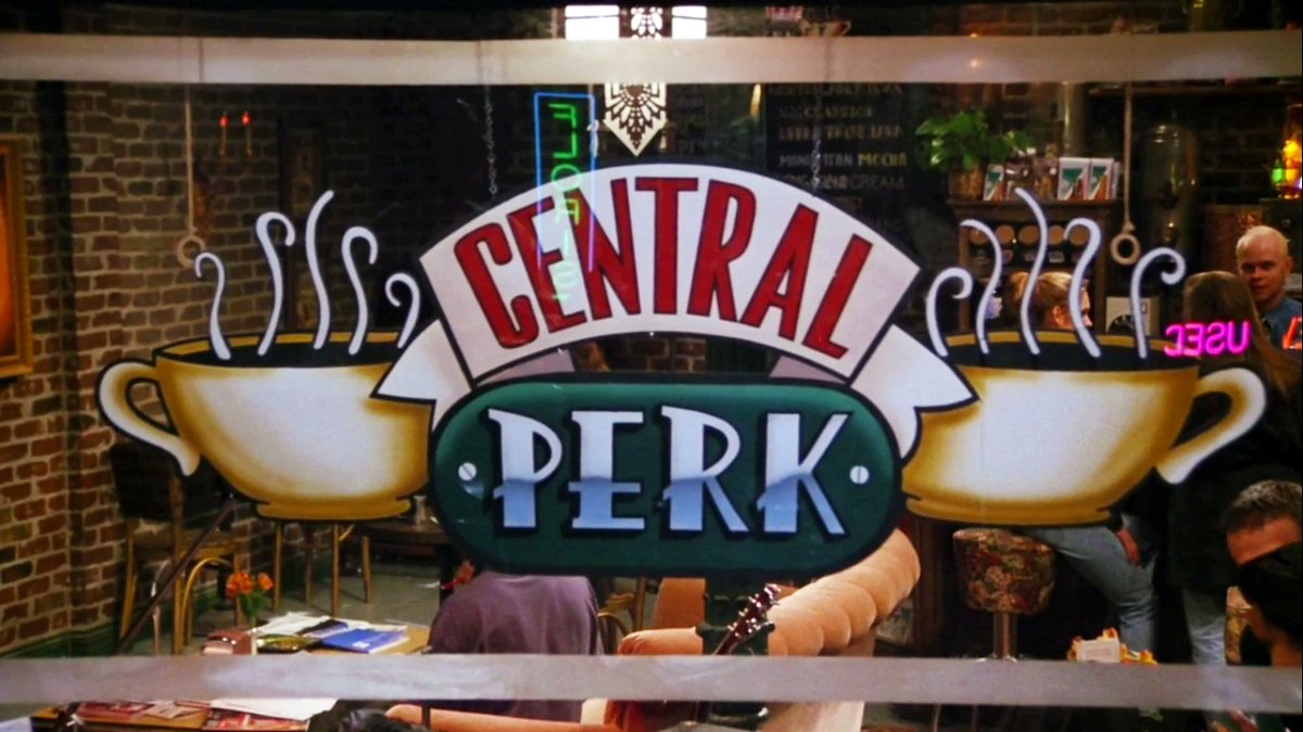 ChandlerBing_12's tweet photo. A Saturday morning spent at Central Perk >>> https://t.co/v5lxk6P2Yd