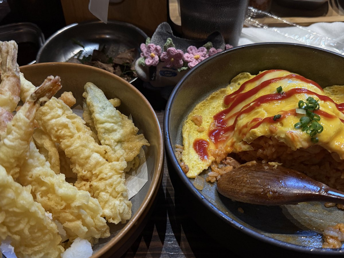 tomAAAtoz's tweet photo. 似乎事情在不去认证之前和我想的都会一模一样。
于是从今天打算藏起一部分对人的期待，慢慢孕育一些面对未知的勇气。
下个，路口，见。 https://t.co/MfKaYsLahV