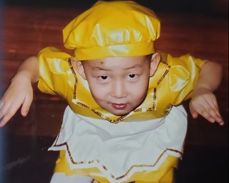 TXT_DailyNews's tweet photo. ⚡️ retweet + reply ⚡️

HAPPY YEONJUN DAY
#YouAlwaysShineYeonjun
#바다를닮은쭈니에게높은가을하늘을
#IceCreamより甘いヨンジュン生誕祭 https://t.co/vJbGJrGw5M