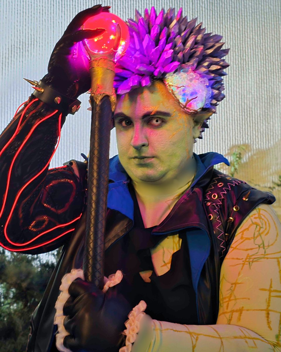 thishasbeencary's tweet photo. I serve the weak. I serve the forgotten. I serve the dirt beneath our feet.

💎 Ashton Greymoore is a @CriticalRole character by Taliesin Jaffe

🔨 Ashton cosplay made by me
📸 Photo by sin_de_quill 

#ashtongreymoore #criticalrolecosplay #criticalrole #bellshells https://t.co/rf4LODvcuQ