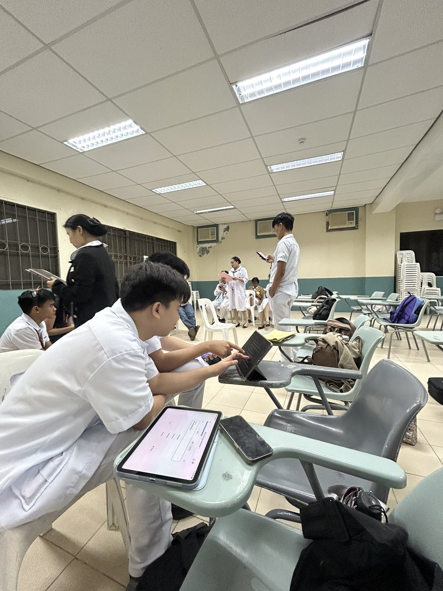 riethestudent's tweet photo. mga nangyari today
- nabigyan ng punishment sa nstp
- roleplay + 80 items na quiz (nakapasa naman tyL)
- siksikan sa bus, naka tayo ako halos kalahati ng biyahe
#studytwtph #lifetwt https://t.co/N30d7QmjvN