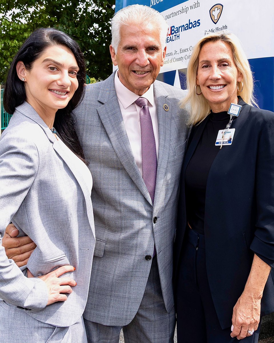 RWJBarnabas's tweet photo. Through this partnership, and together with county health departments and county Vaccines for Children (VFC) offices, we’re hosting TWO regional Back-to-School Clinics on:

📅 Saturday, Sept. 19
🕐 9 a.m. – 2 p.m.
📍Newark Regional Clinic at Donald Payne School of Technology, 498–544 West Market St., Newark, N.J.

📅 Monday, Sept. 21
🕐 3 p.m. – 7 p.m.
📍Union County Regional Clinic at the Union County Immunization Center, 40 Parker Rd., Elizabeth, N.J.

Families in Essex County: register for the Sept. 19 event by using the Stay Well, Learn Well (Essex) link in our bio! Registration is open until Sept. 16 at https://t.co/AI1uYOGF5q

If you live in Union County, go to https://t.co/5cfmdrRDHu  Registration is open for this event through Sept. 17.

#Back2SchoolNJ
#StayWellLearnWellNJ
(2/2)