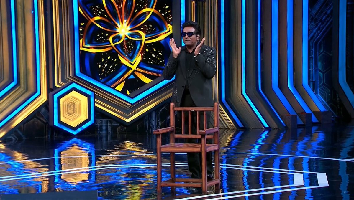 riyatwitz's tweet photo. Ivan host ah irukura vara weekend episode theradhu 😬🤦🏻‍♀️

#BiggBossTamil10 https://t.co/iqKnU9zykr