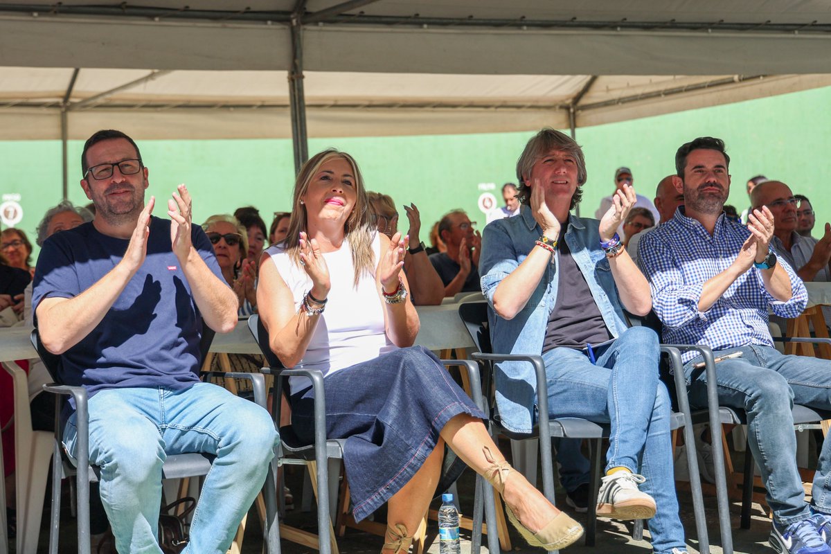 cmmsoria's tweet photo. Celebramos junto a los vecinos y vecinas de Fuentes de Ropel (Zamora) la 20 Fiesta de la Rosa del PSOE de Benavente. 

Una jornada de convivencia y unión para iniciar el curso político con la fuerza necesaria para recuperar y consolidar alcaldías en la provincia de Zamora. https://t.co/p6Surwme59