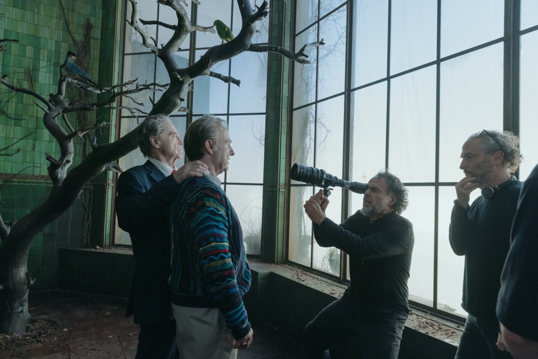 nightwriter22's tweet photo. New behind-the-scenes images from Digger arrive as Tom Cruise and director Alejandro Iñárritu break down the satire's premise, noting:

Iñárritu: “The disaster in this film isn't a comet or an alien invasion. The disaster is ourselves... Our question was much simpler: 'What if humanity itself happens to humanity?'”

Cruise: “I’ve never had a role in my career that tested me in this way. When you see this film, you’ll find it is absolutely original.”

Via: Moja Kultúra/eCultureBase