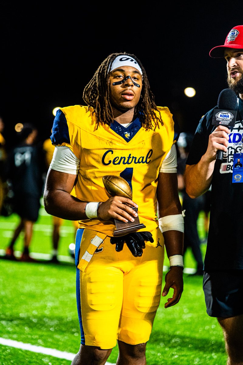 stickdolan_'s tweet photo. Pittsburgh Central Catholic defeats Pine Richland 48-24📸 https://t.co/Sxs3FgpVGz