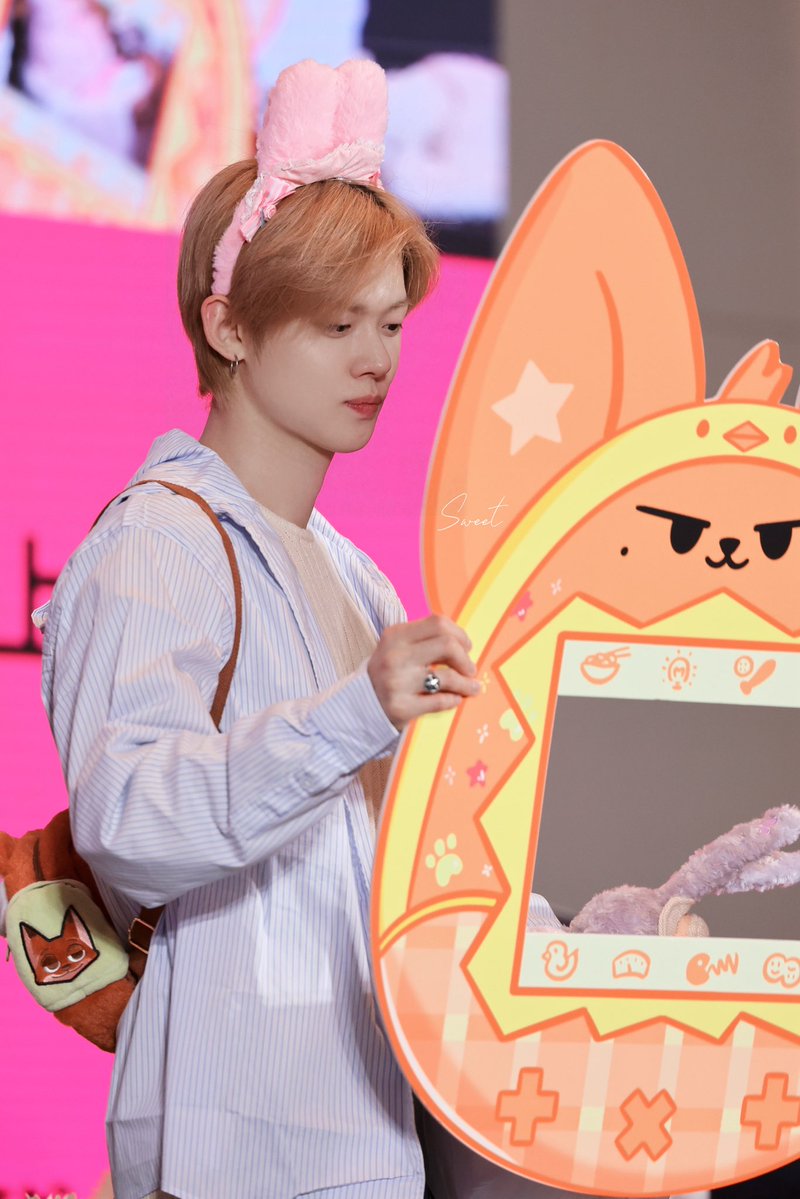 Wangtiantian2's tweet photo. HBD🦊🎂

#연준 #YEONJUN #ヨンジュン 
#TXT #TOMORROW_X_TOGETHER
#투모로우바이투게더 #투바투
#바다를닮은쭈니에게높은가을하늘을 https://t.co/ulglojdiaj