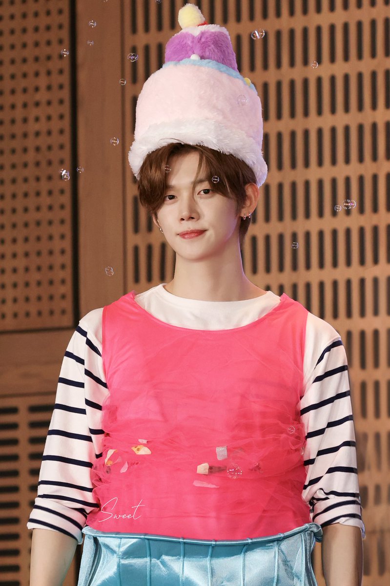 Wangtiantian2's tweet photo. HBD🦊🎂

#연준 #YEONJUN #ヨンジュン 
#TXT #TOMORROW_X_TOGETHER
#투모로우바이투게더 #투바투
#바다를닮은쭈니에게높은가을하늘을 https://t.co/ulglojdiaj