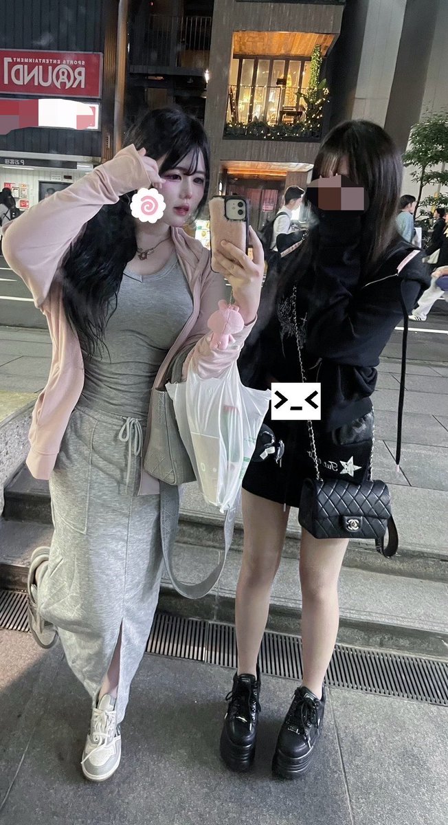 seossam2's tweet photo. 왜 그들이 제가 암돼지와 닮았다고 말합니까?🐷

 #섹시 #맘눌뎀 #bbw #돼지 https://t.co/UuDFtowZtX