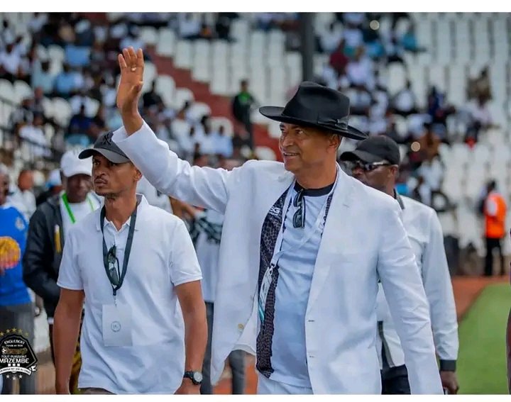 EphraKimuana's tweet photo. 🇨🇩⚽ TP MAZEMBE : MOÏSE KATUMBI RÉCOMPENSE LES JOUEURS !

Après la qualification face à Medeama en Ligue des champions CAF (1-0 à l’aller, 3-1 au retour), Moïse Katumbi a accordé une prime de 90 000 $ aux joueurs pour saluer leur performance. https://t.co/evPVGO1qz8