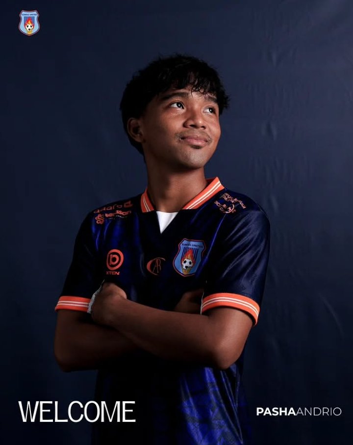 wunderkid_id's tweet photo. #PromotionTime
#SumselUnitedFC

Selain Wafa Habibiy, untuk Kasta Kedua Liga Indonesia musim ini, Sumsel United FC Palembang memberikan kesempatan promosi kepada 3 pemain Tim Muda nya ke Tim Utama yaitu Daffa Trihardi (2007), Pasha Andrio (2007) & Fajar Romadhon (2008). 

Ketiga pemain ini dipromosikan dari Tim U-19 Sumsel United FC yang berhasil menjuarai EPA Championship U-19 musim 2025-2026.

Berikut statistiknya pada musim lalu:

•AM-R-ST: Pasha Andrio (Way Kanan/30-4-2007/168 cm) - EPA Championship U-19 2025-2026:

☑️ 10 Laga (9 Starting 1 Cadangan)
⏱️ 689’ menit
⚽ 6 Gol (1 Brace)
🎯 14 Shot (9 On Target)
🅰️ 0 Assist
🔄 78 Passing (60 sukses)
⚔️ 5 Tekel
❎ 2 Intersepsi
☄️ 1 Sapuan
⚠️ 2 Kuning

•DM-CM: Muhammad Fajar Romadhon (15-10-2008) - EPA Championship U-19 2025-2026:

☑️ 12 Laga (11 Starting 1 Cadangan)
⏱️ 937’ menit
⚽ 0 Gol
🎯 6 Shot (2 On Target)
🅰️ 2 Assist
🔄 297 Passing (244 sukses)
⚔️ 8 Tekel
❎ 21 Intersepsi
☄️ 3 Sapuan
⚠️ 0 Kuning

•DM-CM-AM: Muhammad Daffa Trihardi (16-7-2007) - EPA Championship U-19 2025-2026:

☑️ 11 Laga (11 Starting)
⏱️ 893’ menit
⚽ 5 Gol (1 Brace)
🎯 8 Shot (7 On Target)
🅰️ 1 Assist
🔄 235 Passing (194 sukses)
⚔️ 7 Tekel
❎ 20 Intersepsi
☄️ 2 Sapuan
⚠️ 1 Kuning