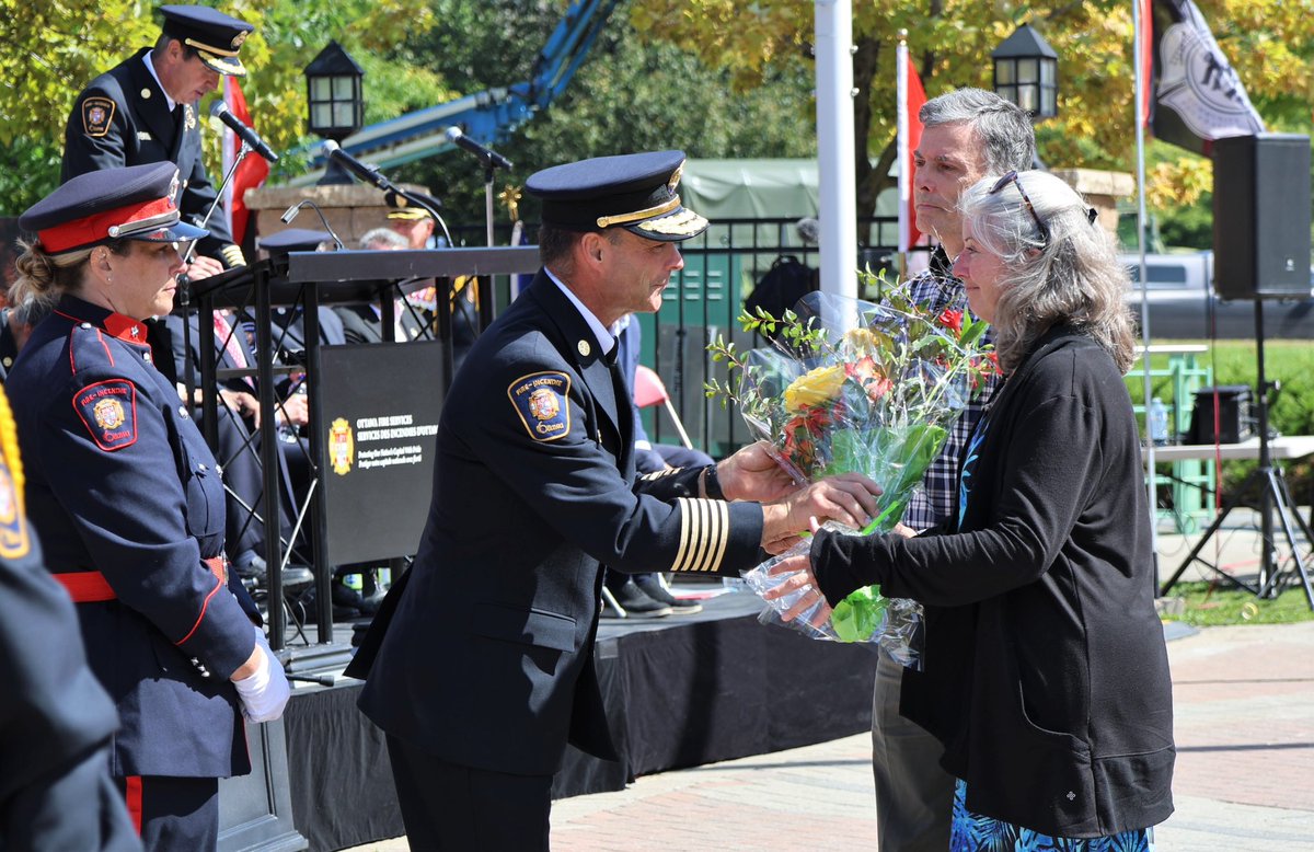 ChiefHutt's tweet photo. Hier, nous nous sommes réunis au Monument commémoratif des pompiers d’Ottawa pour rendre hommage aux membres que nous avons perdus. Ce fut un privilège de nous tenir aux côtés de leurs familles pour souligner leur courage, leur sacrifice et leur dévouement envers notre ville. https://t.co/WbdAv6I1bL