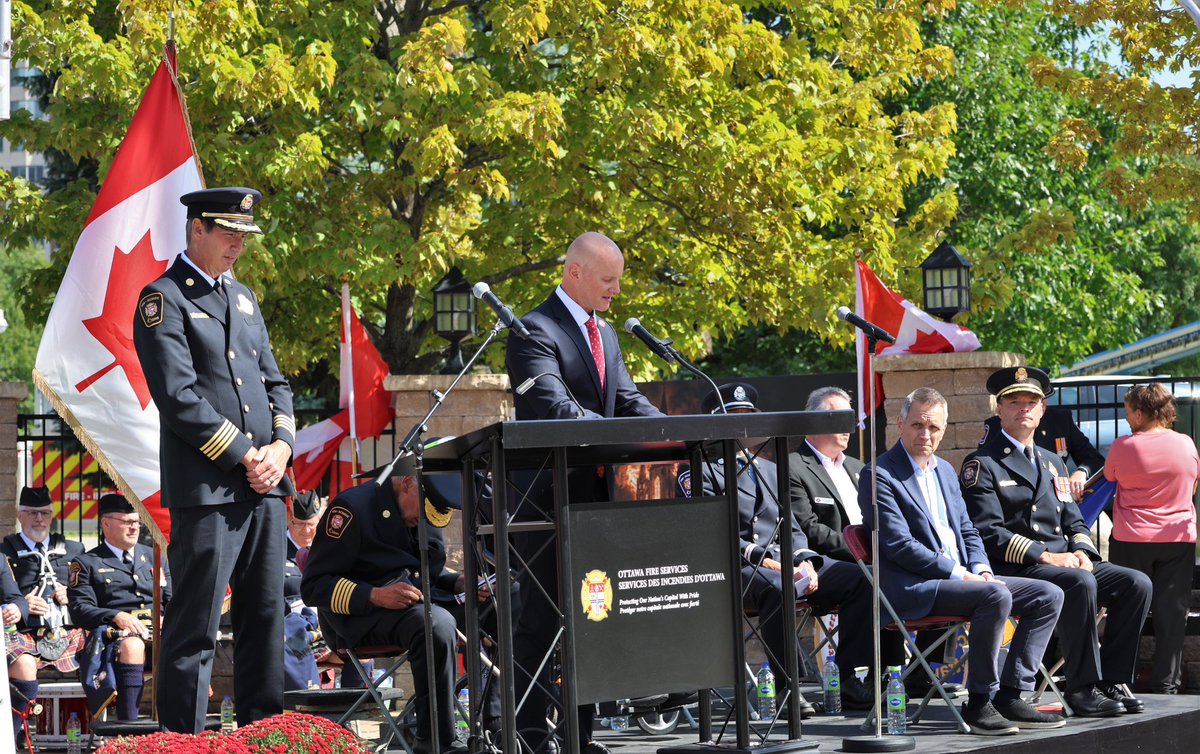 ChiefHutt's tweet photo. Hier, nous nous sommes réunis au Monument commémoratif des pompiers d’Ottawa pour rendre hommage aux membres que nous avons perdus. Ce fut un privilège de nous tenir aux côtés de leurs familles pour souligner leur courage, leur sacrifice et leur dévouement envers notre ville. https://t.co/WbdAv6I1bL