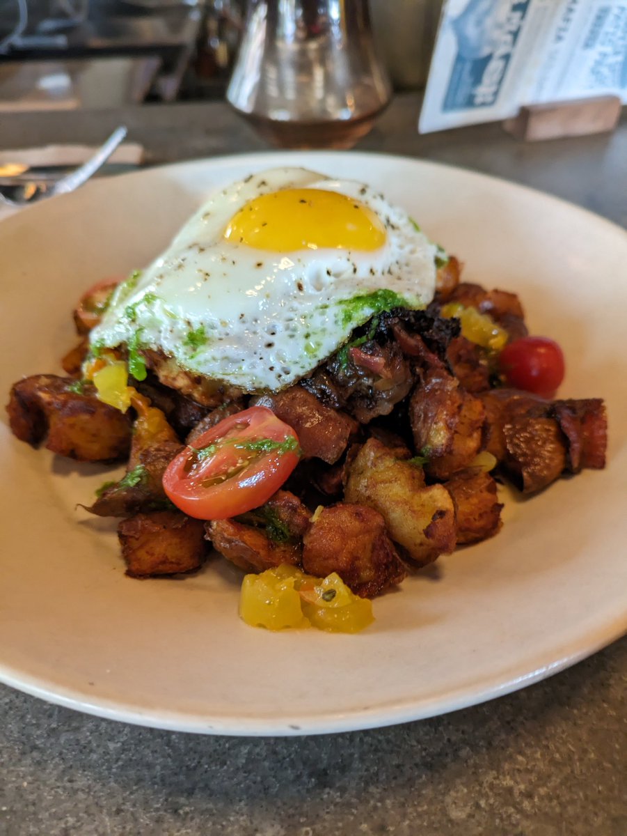 Hobo_613's tweet photo. Saturday morning #food #explore https://t.co/uNvvnVG2Kw