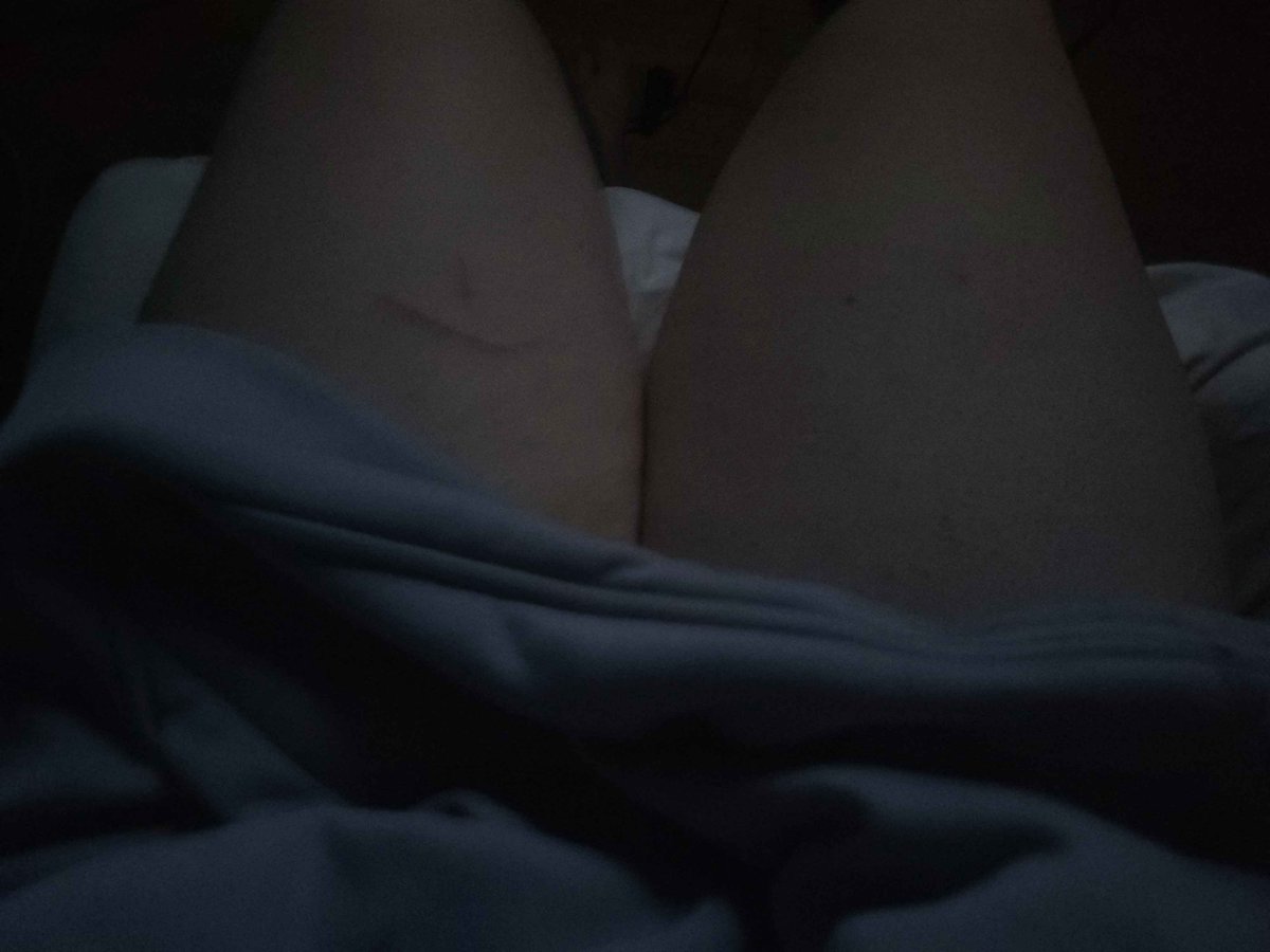 Veeojtz's tweet photo. Im at the storeeee rn but I love monster hunter so much anyways heres more thighs for those who need it https://t.co/AAeXZgONw1