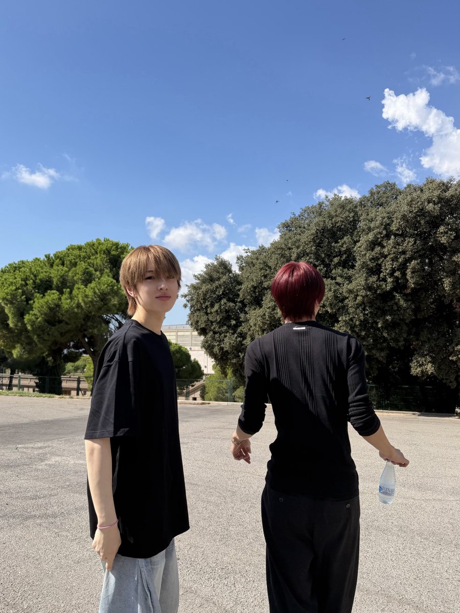 nctwishofficial's tweet photo. ¡Qué calor!

#RIKU #SAKUYA
#리쿠 #사쿠야
#リク #サクヤ  
#NCTWISH https://t.co/8UvbkqunhI