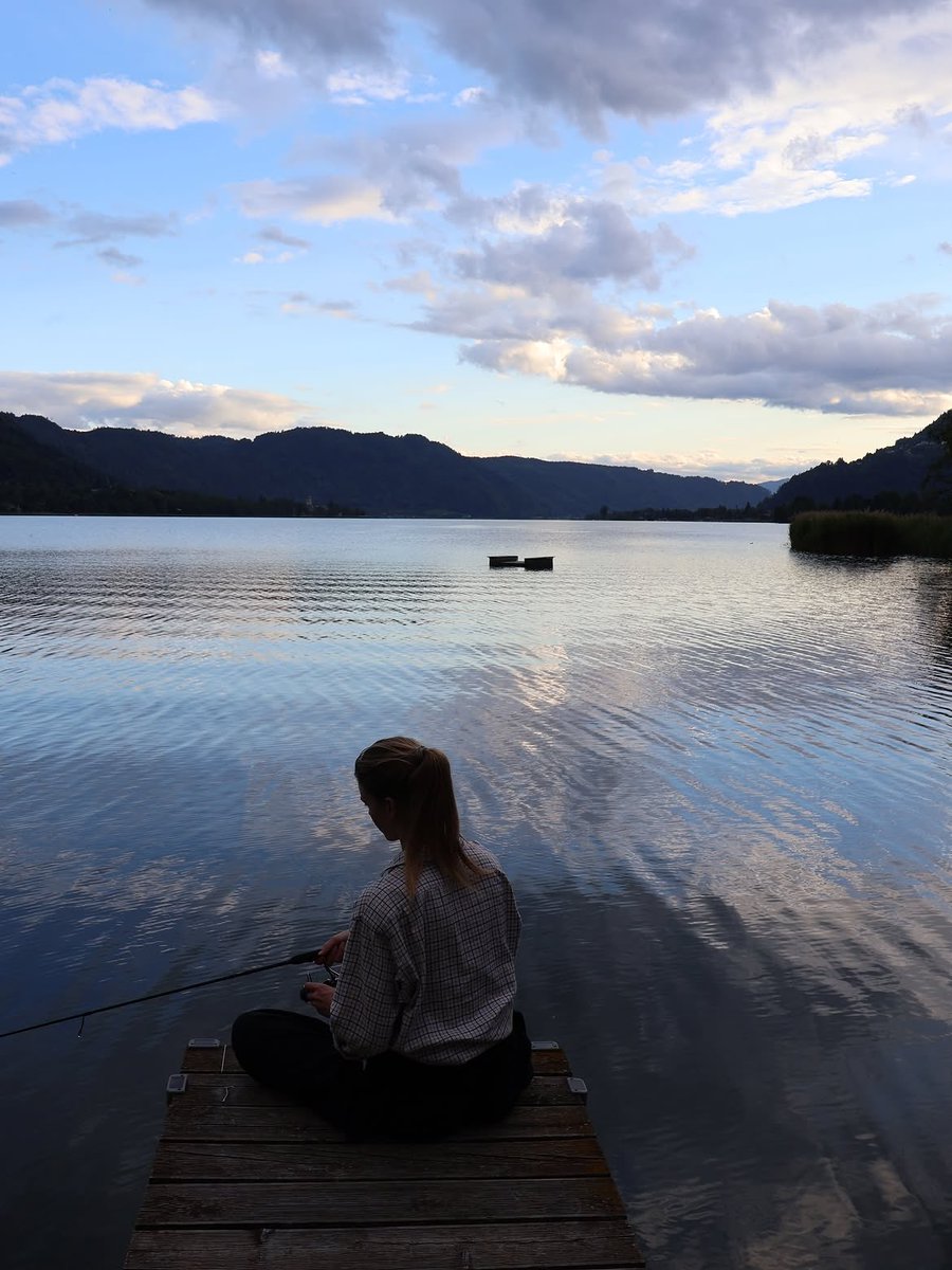 katie112113's tweet photo. Feathered friends and lake-side trends https://t.co/s7mzNtYgno