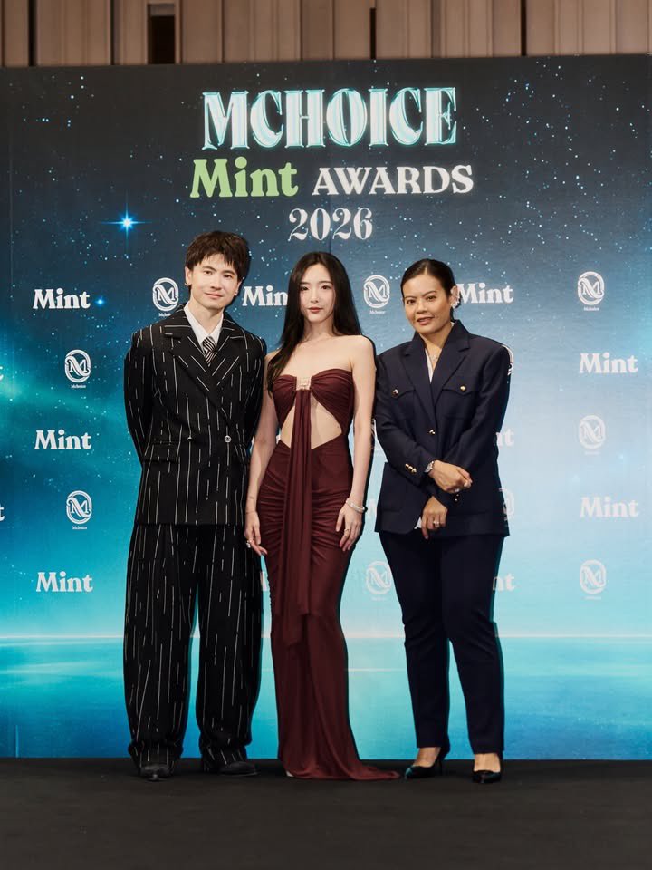 NeneThaiFans's tweet photo. 12092026 • Nenevader IG Update 

เนเน่มาลงรูปคู่พี่ก้องและพี่ป้อมในงาน Mchoice Mint Awards 2026 ค่า ขอบคุณพี่ก้องที่เชิญเนเน่ไปงานและช่วยเลือกชุดให้น้องค่า

GODDESS NENE X MINT AWARDS 2026
#NenexMintAwards2026

#nenevader #Nene  
#เนเน่ #เนเน่พรนับพัน 
#QalaNôir
#MchoiceMintAwards2026
#MchoiceMintatICONSIAM
#MchoiceTH
#MintAwards2026
#MintMagTH