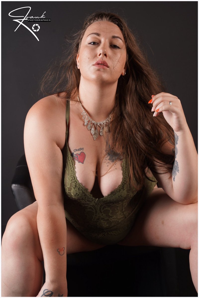 laurasinovaoff's tweet photo. Not made to blend in. ๐โค๏ธ
#belgianmodel #curvymodel #curvybabe #hotmodel #f2f https://t.co/9wT3BJwlQQ