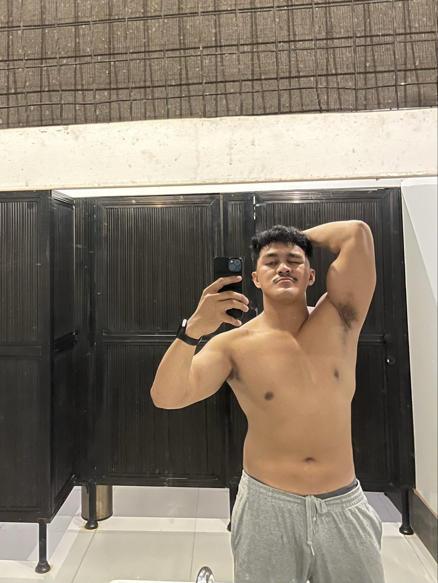 daboiwaves's tweet photo. Physique check https://t.co/qT6JyrpNX1