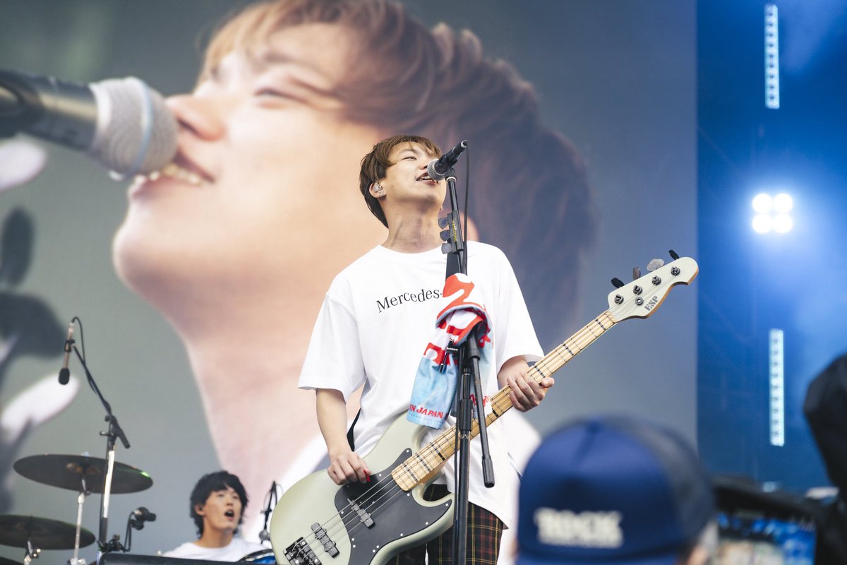 04GENLS's tweet photo. 2026.09.12 千葉市蘇我スポーツ公園
『ROCK IN JAPAN FESTIVAL 2026』
今日はMCで僕らを車に例えたら？というい話をした。リズムに乗ったり調子に乗ったり、目に見えない乗り物こそが未来の乗り物だよ。今日はplentyを10年以上ぶりに観て、あの頃の自分にタイムスリップした。音楽は時空も越えられる。 https://t.co/rmTkCiqXzb