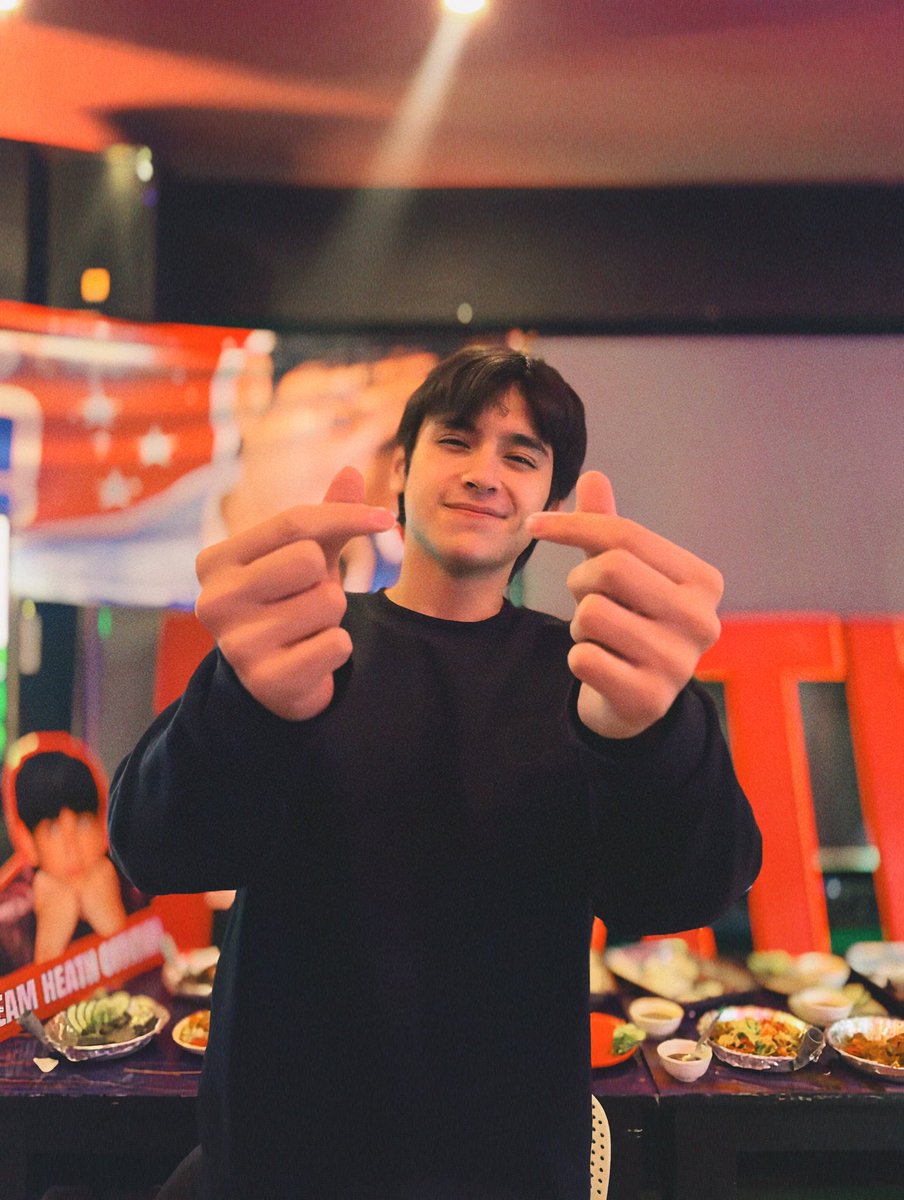 HeathXNation's tweet photo. Nak, tayo ka diyan. Picture ka saken. 🤏

#HeathJornales https://t.co/aVe5FZiW9m