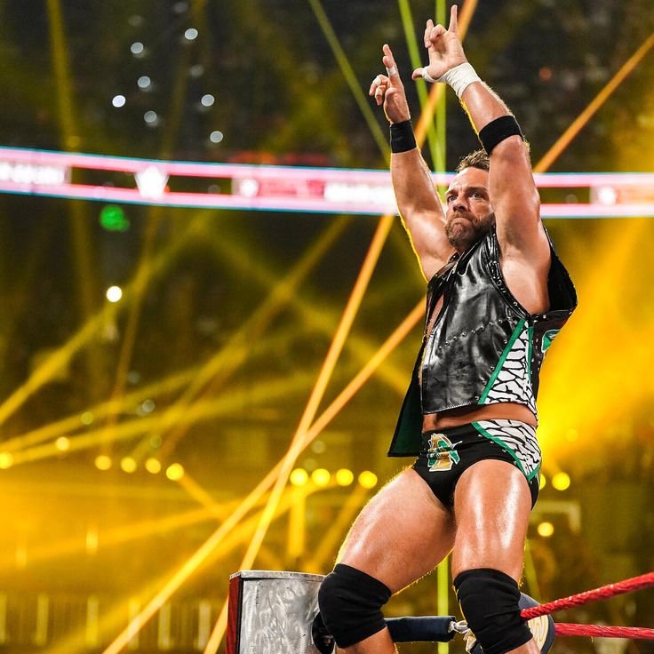 SlateRandallDFW's tweet photo. At the end of the night, When I hold that championship high above my head. You will finally embrace the era of the megastar.

WITH EVERYBODY SAYING....SLATE....RAN...DALL!

YEAH! https://t.co/Vv0500FHGR