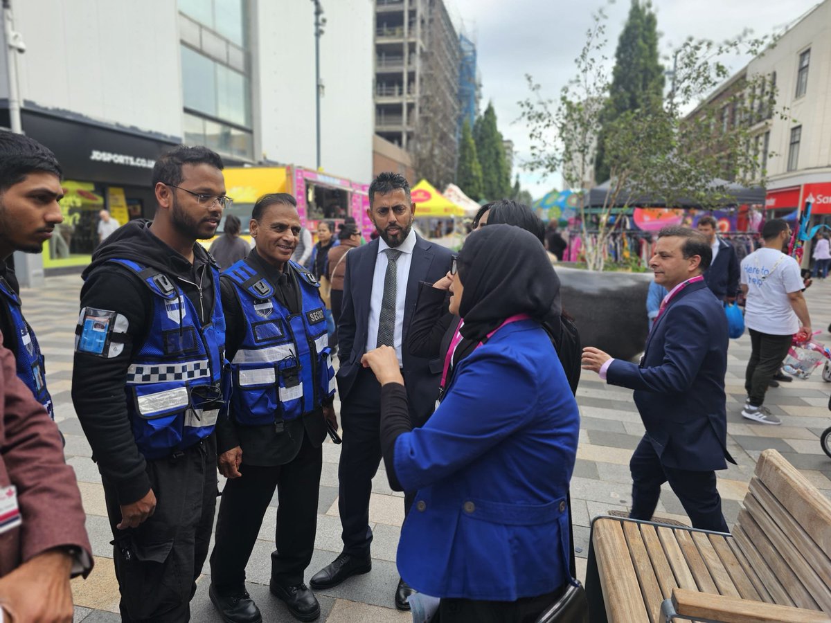 shukryh's tweet photo. Proud to join fellow Redbridge Independents Councillors at the Colours of Redbridge Parade.

A fantastic celebration of Redbridge’s diversity, culture and community spirit.

Proud to represent all residents and support events that bring our communities together. https://t.co/E3Ez7yAQ6J